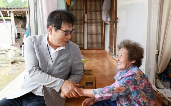 이상익 함평군수, 보훈 대상자 찾아 감사 전해 기사 이미지
