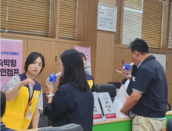 함안군보건소, 레드서클 캠페인 연계 금연 홍보부스 운영 기사 이미지