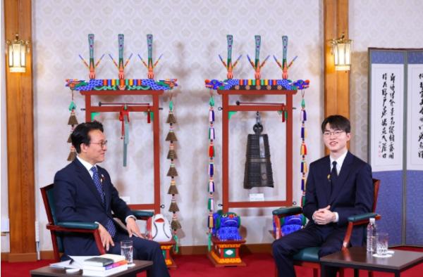 김민석 국무총리, 페이커(이상혁)선수와 ｢총리의 인터뷰｣ 개최 기사 이미지