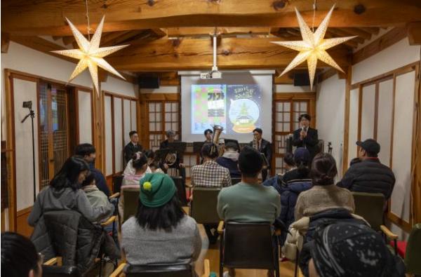 김포문화재단 김포아트빌리지 한옥마을 '우리가 그린 크리스마스' 행사 마무리 기사 이미지