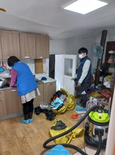 의령군, 저장강박 위기 가구 ‘클린버스’ 운영 기사 이미지