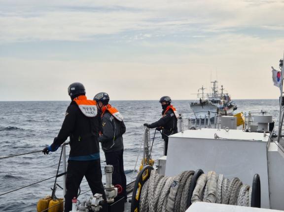 울산해경,  간절곶 남동방 32해리 원거리 조업선 응급환자 골든타임확보  안전이송  기사 이미지