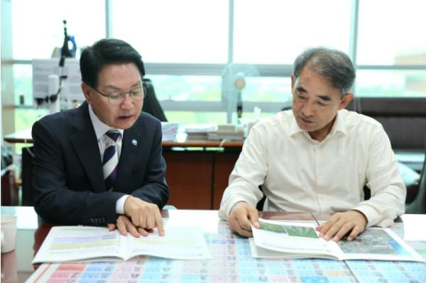 심덕섭 고창군수, 2027년 국가예산 확보 및 현안사업 건의를 위한 국회 방문 기사 이미지